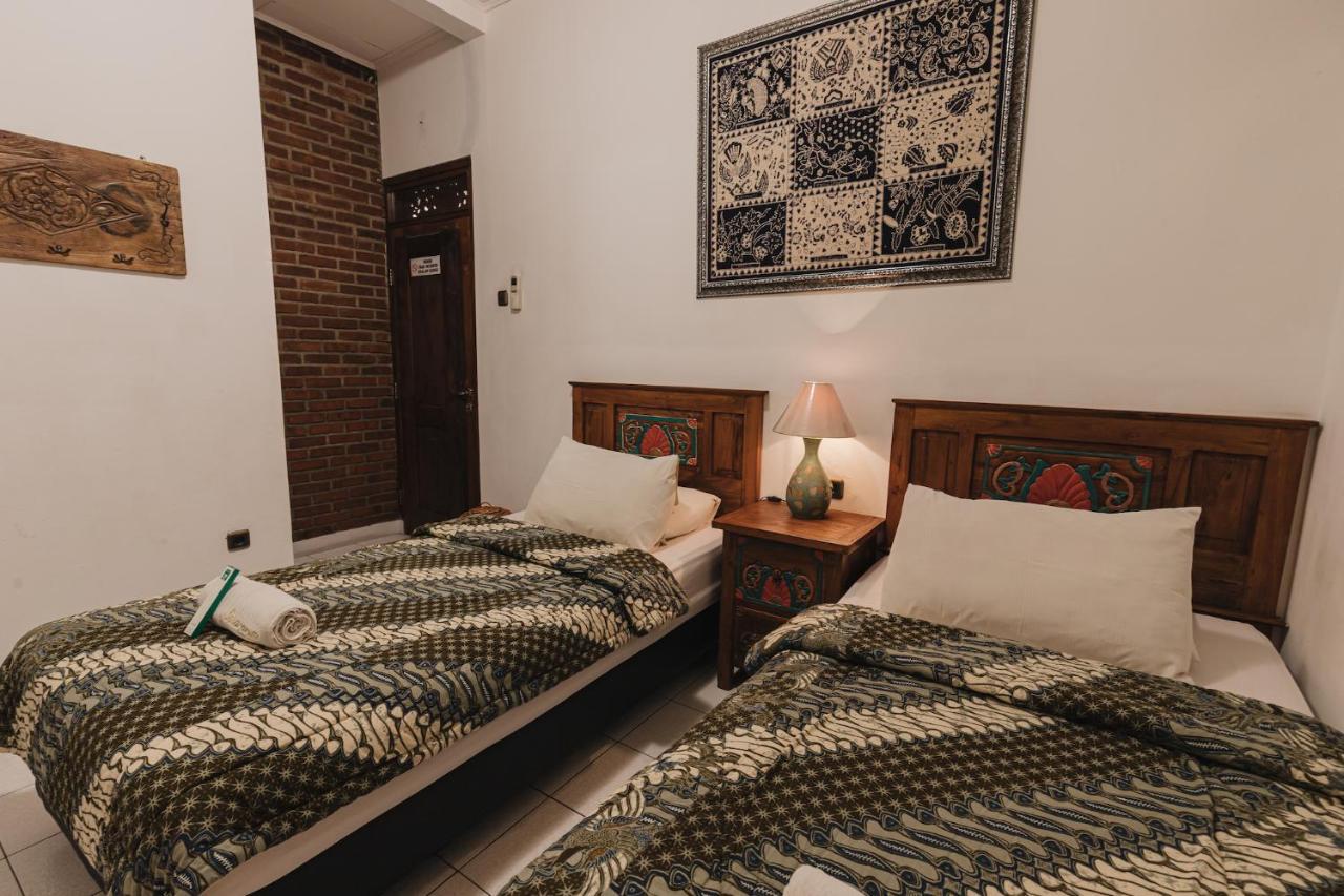 Sekararum Butik Syariah Guesthouse Bandung Exteriör bild